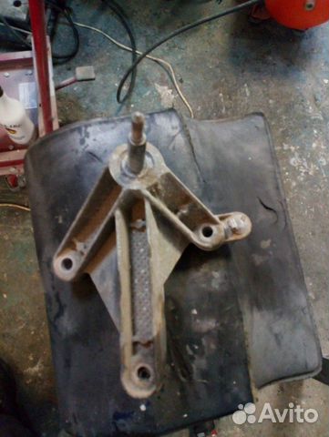 Кронштейн кпп левый Renault Logan Sandero Duster