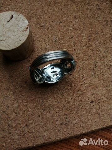 Серебряное кольцо с гранатом