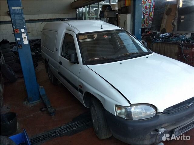Разбор на запчасти Ford Escort