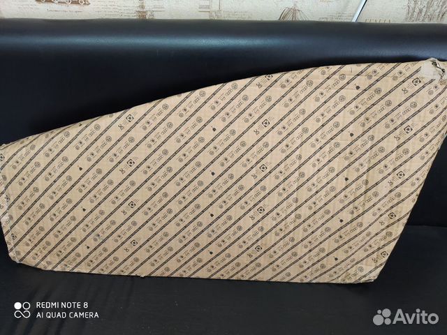 Стекло двери левое Golf 5