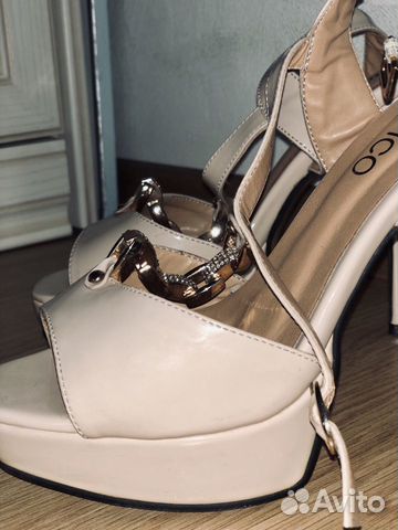 Бежевые шпильки Бежевые шпильки