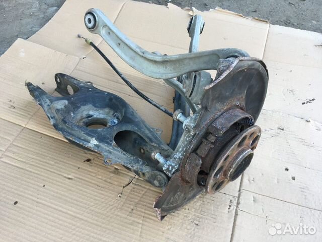 Кулак задний правый в сборе Mercedes W204 m272