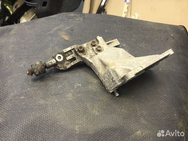 Infiniti g35 крепление двигателя