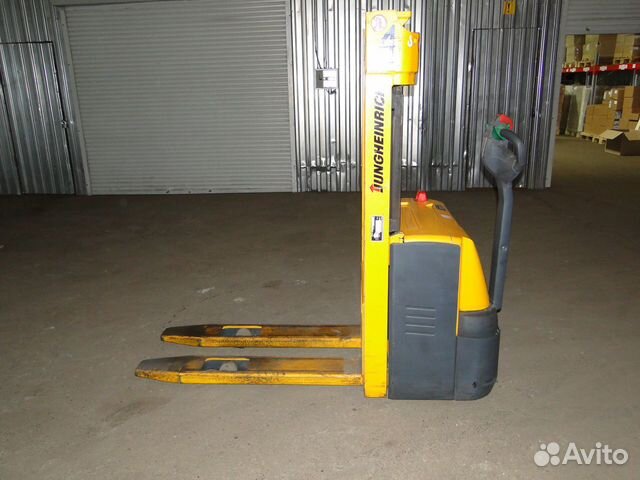 Штабелер jungheinrich EJC110 год 2008