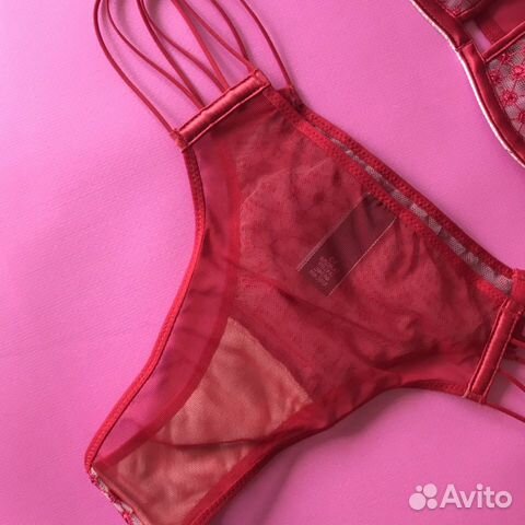 Комплект нижнего белья Victoria’s Secret Комплект нижнего белья Victoria’s Secret