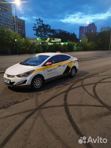Hyundai Elantra 1.6 AT, 2015, 300 000 км