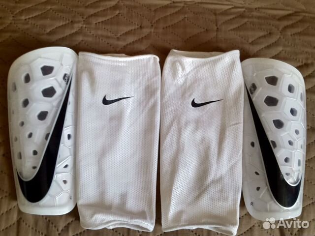 Щитки футбольные Nike Mercurial lite Щитки футбольные Nike Mercurial lite