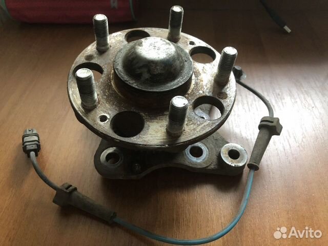 Ступица в сборе с датчиком ABS (задняя) Ступица в сборе с датчиком ABS (задняя)