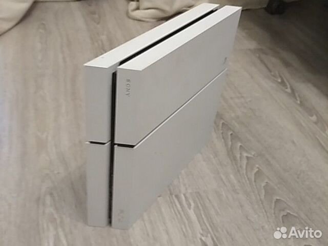 PlayStation 4 FAT (белая) PlayStation 4 FAT (белая)