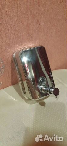 Дозатор для жидкого мыла настенный