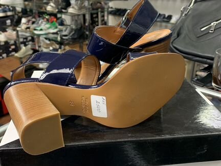 Босоножки 38