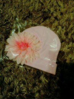 Новая шапка с цветком