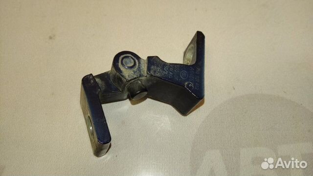 Петля двери верхняя передняя правая Volkswagen