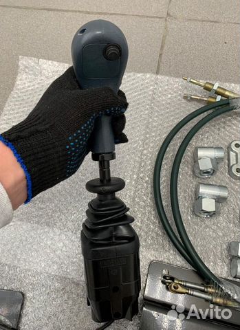 Установка джойстика на мтз 82. Комплект джойстика на МТЗ 82. Корпус джойстика МТЗ 82. Ручка джойстика МТЗ 82 на кун. Джойстик на МТЗ 82 кун