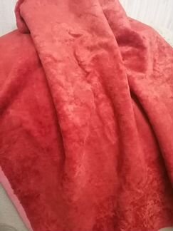 Плюш красный