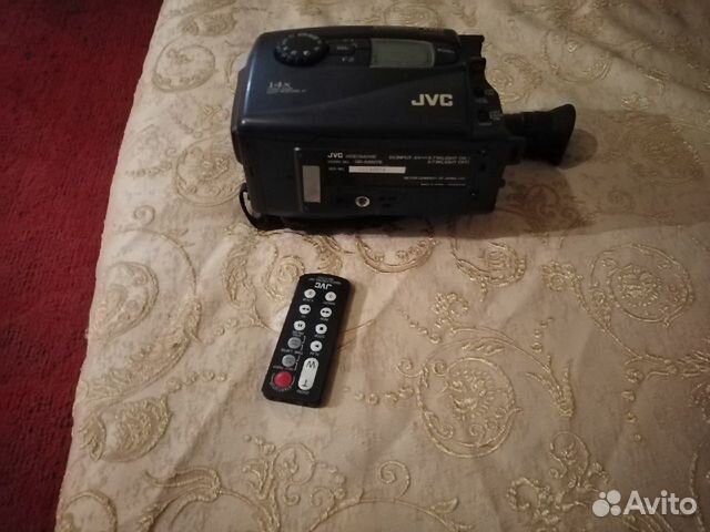 Видеокамера Compact VHS JVC