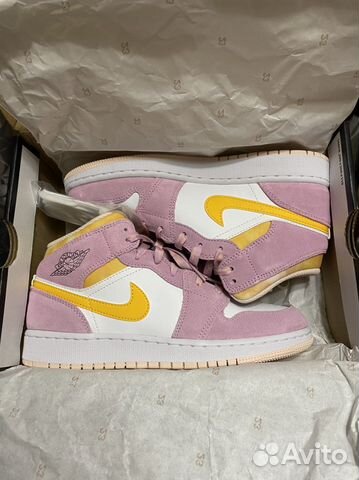 Nike Air Jordan 1 Mid SE Arctic Pink