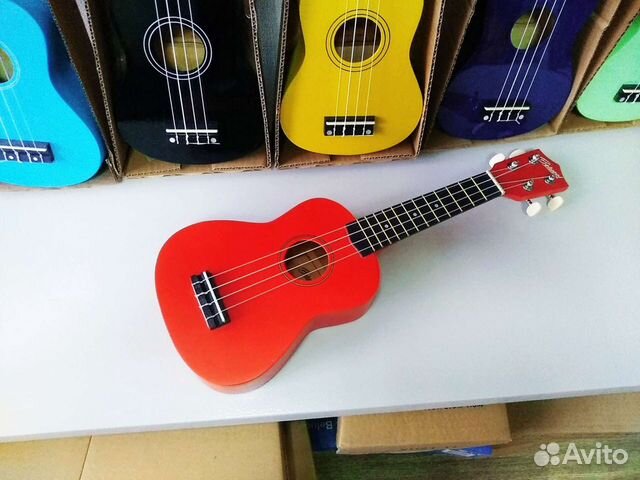 Укулеле Belucci красная матовая