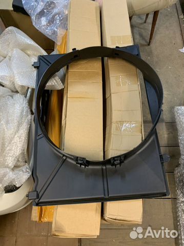 Диффузор радиатора бензин Mitsubishi Pajero IV