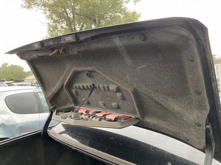 Обшивки багажника BMW e32