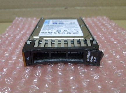 Много серверных дисков Cisco, IBM, EMC