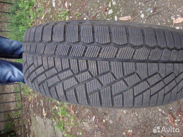 Continental ContiVikingContact 5 235/45 R17