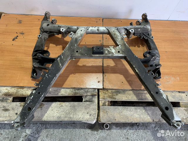 Передний подрамник Bmw e39