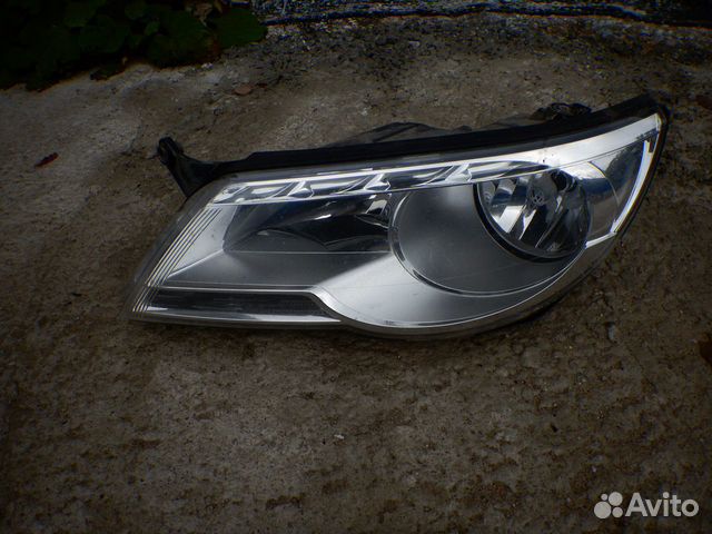 Фара левая Volkswagen Tiguan