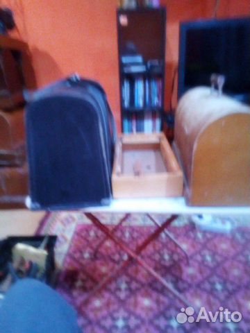 Швейных машину, чемодан, поддон, крышка от ручной