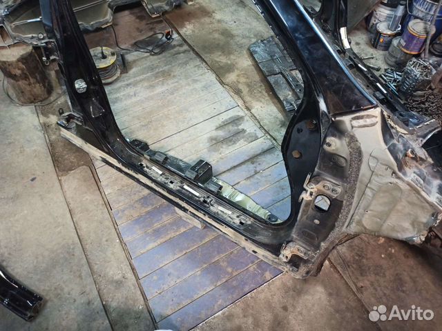 Правый порог стойка Nissan Altima L32