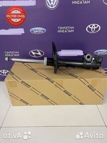 Амортизатор правый перед. Toyota Camry V50-55 ориг