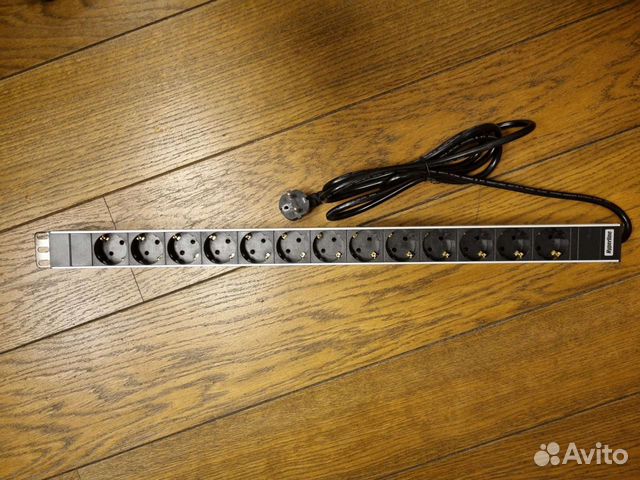 Блок розеток в стойку Hyperline SHT-13SH-2.5EU