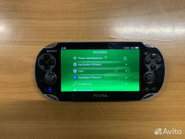 PS Vita прошитая + игры