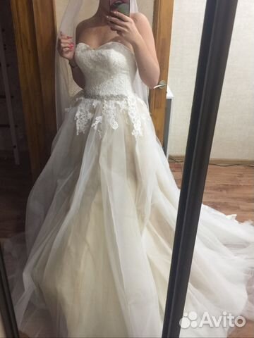 Свадебное платье бюстье со шлейфом