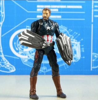 Капитан Америка с щитами