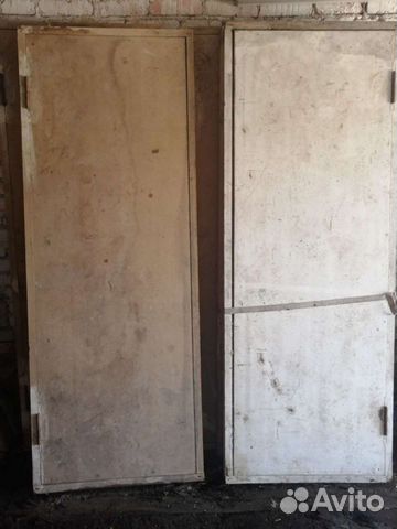 Дверь входная деревянная с коробкой