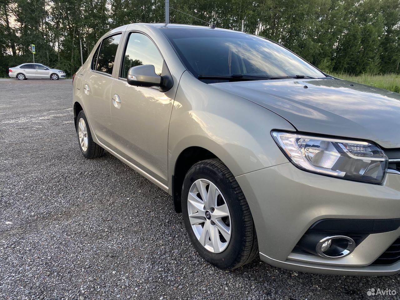Авито уфа логан с пробегом. Renault Logan 2019. Рено Логан 2018 82лс. Renault Logan 2 2019. Рено Логан 2019 года.