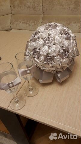 Букет для невесты и бокалы