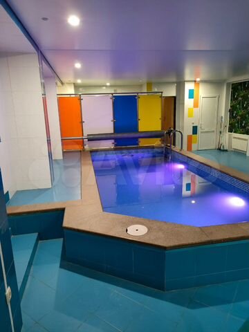 Дом 700 м² на участке 8 сот.