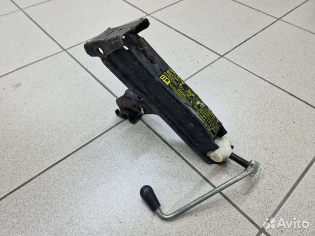 Домкрат Volkswagen Golf 3, Passat B5 1H0011031