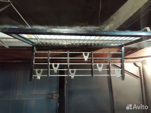 Вешалка для одежды настенная металлическая