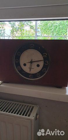 Часы старинные янтарь