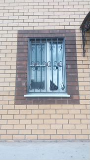 Кованые решетки на окна с узорами 