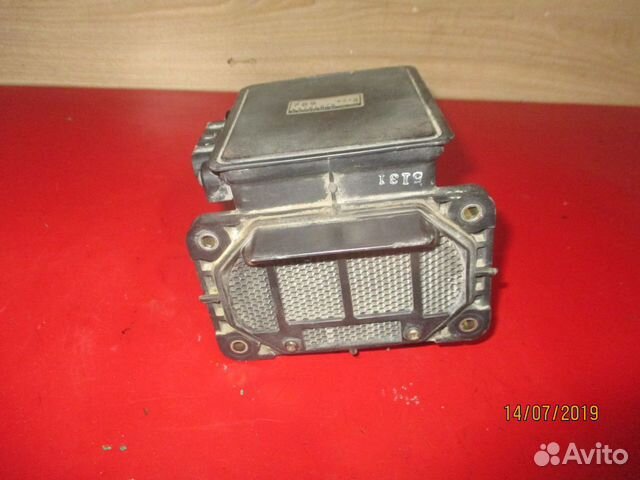 Датчик расхода воздуха Mitsubishi Diamante