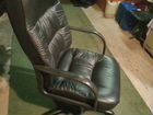 Офисное кожаное кресло б/у объявление продам