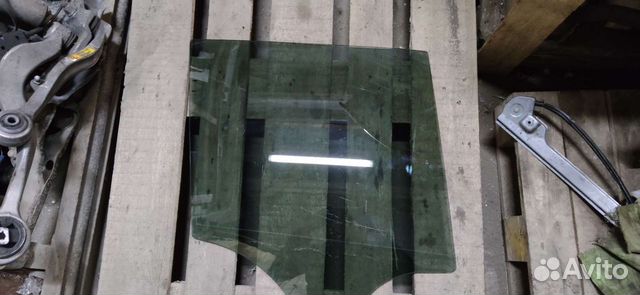 Стекло задней правой двери BMW X3 E83