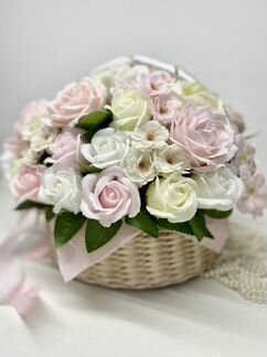 Букет из мыльных цветов в корзине 