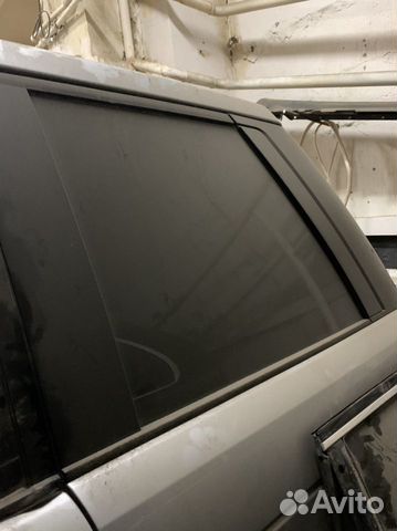 Форточка задняя левая Рендж Ровер Вог