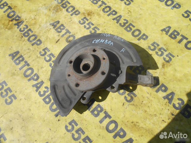 Кулак поворотный перед правый Renault Symbol 1998