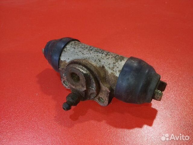 Тормозной цилиндр задний Toyota Hilux Surf RZN185